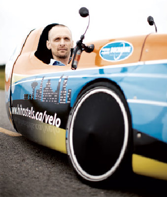 Two-Stroke Commute Alan Hoffman cruises around town at up to 40 kph in his WAW velomobile
<br />
<br />Image credit: Brian Howell
